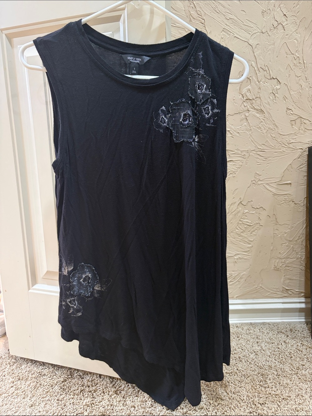 Vera Wang Black Sleeveless Floral Applique Tank Top